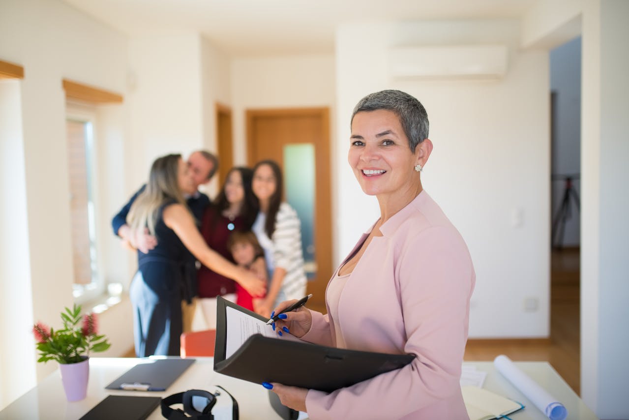 Selling Your House? Things You Need to Check in Your Real Estate Agent