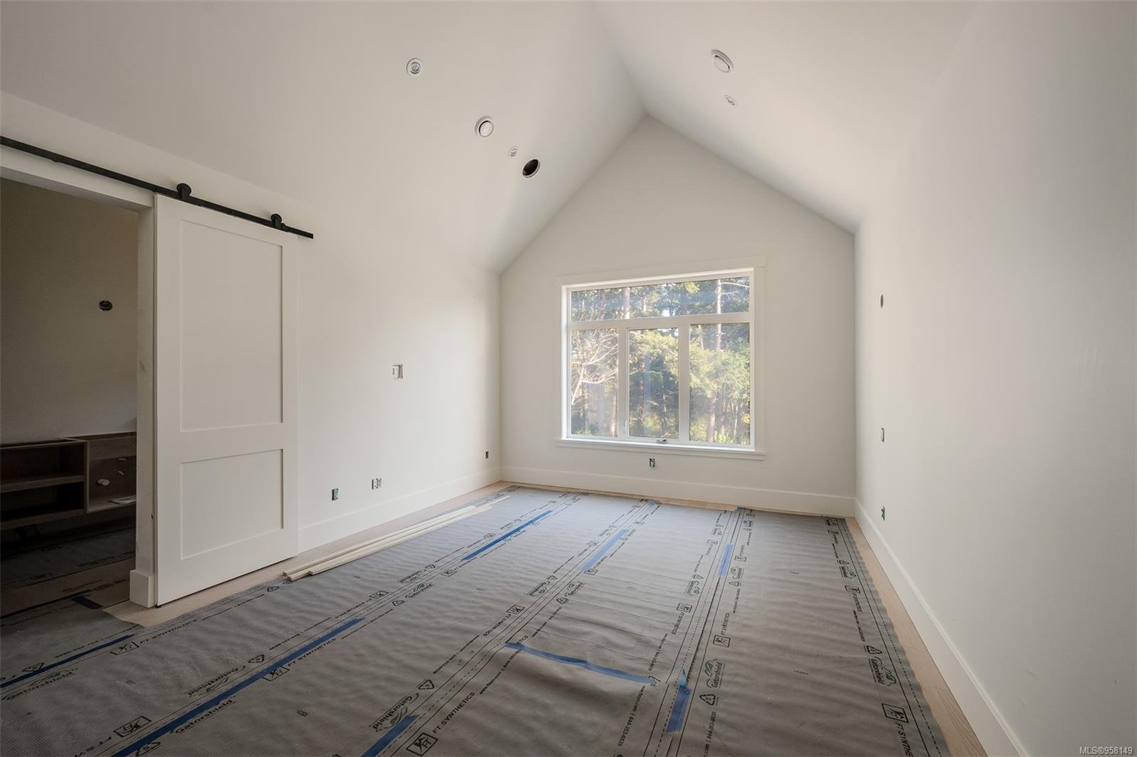 2789 Arbutus Rd
