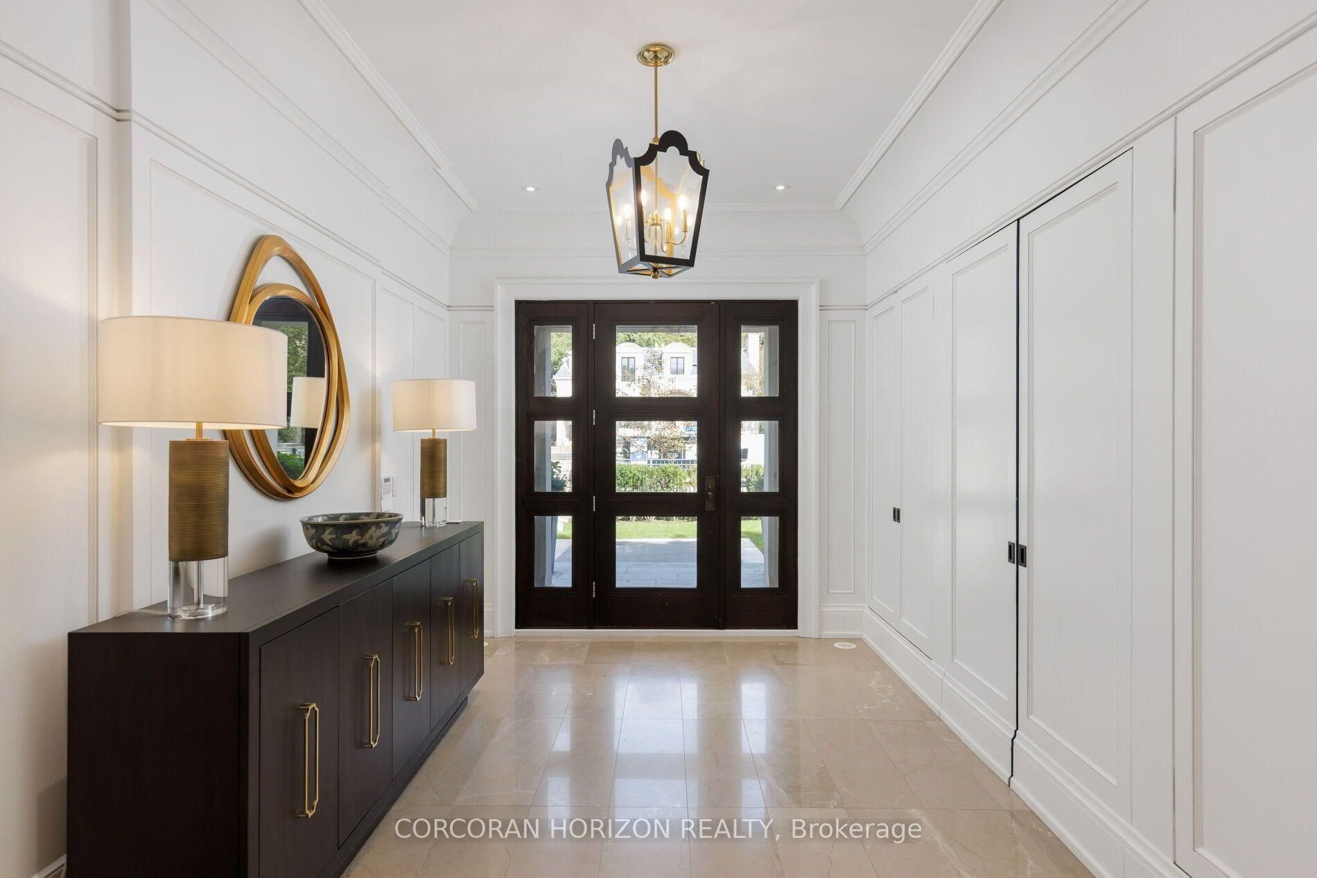 HOGGS HOLLOW CROWN ESTATE