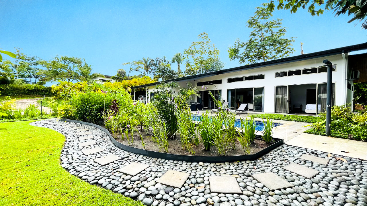 Modern 3BR Home in Highly Desirable Gated Community in Ojochal Costa Rica