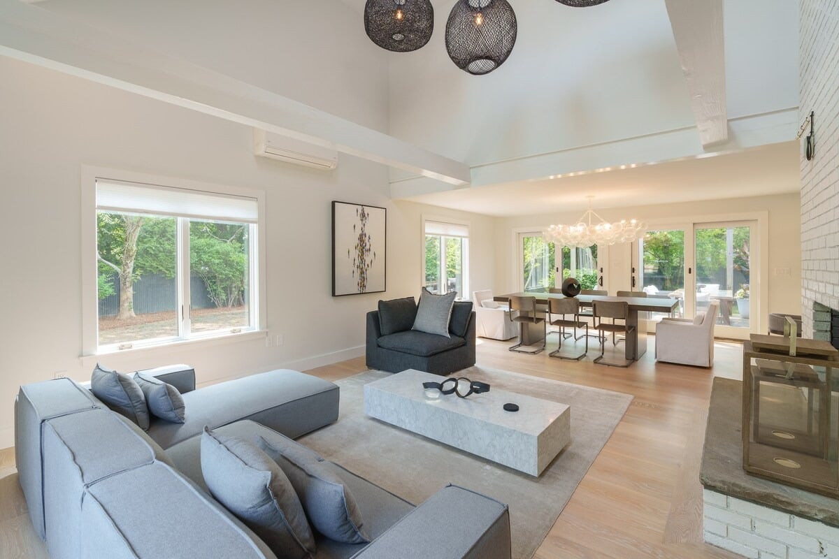 Edgartown Designer Retreat With Pool & Hot Tub