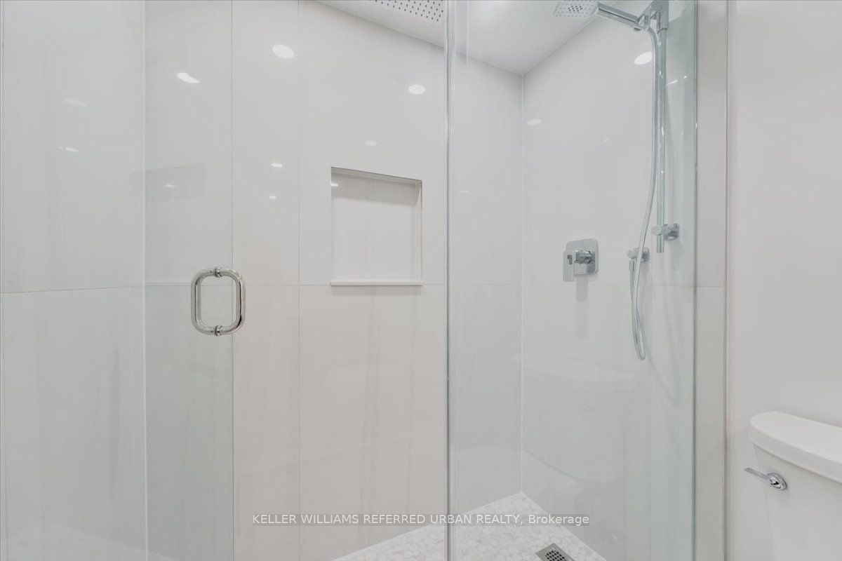 FAMILY LIVING PENTHOUSE