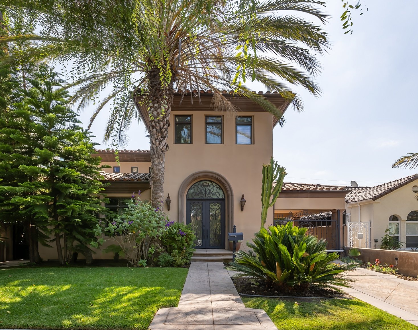 120 S Almont Dr, Beverly Hills