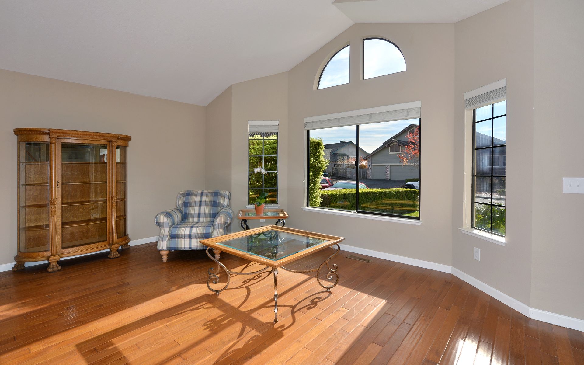 206 Chris St