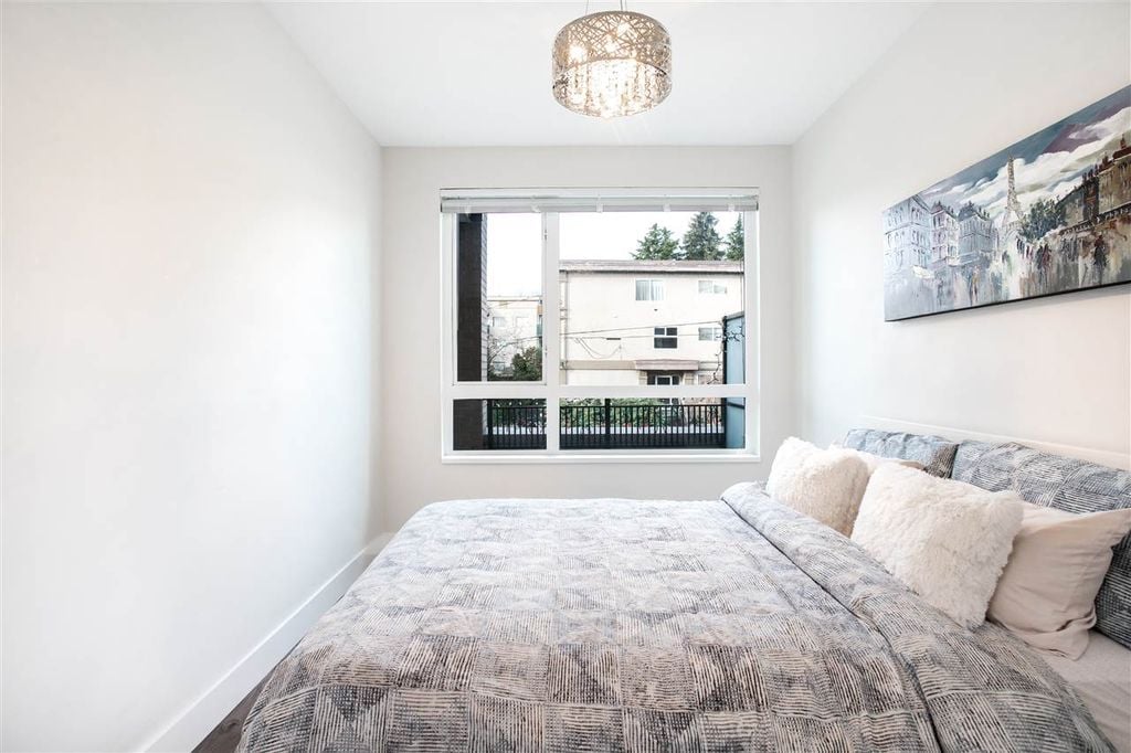 1306 5th Ave, #208