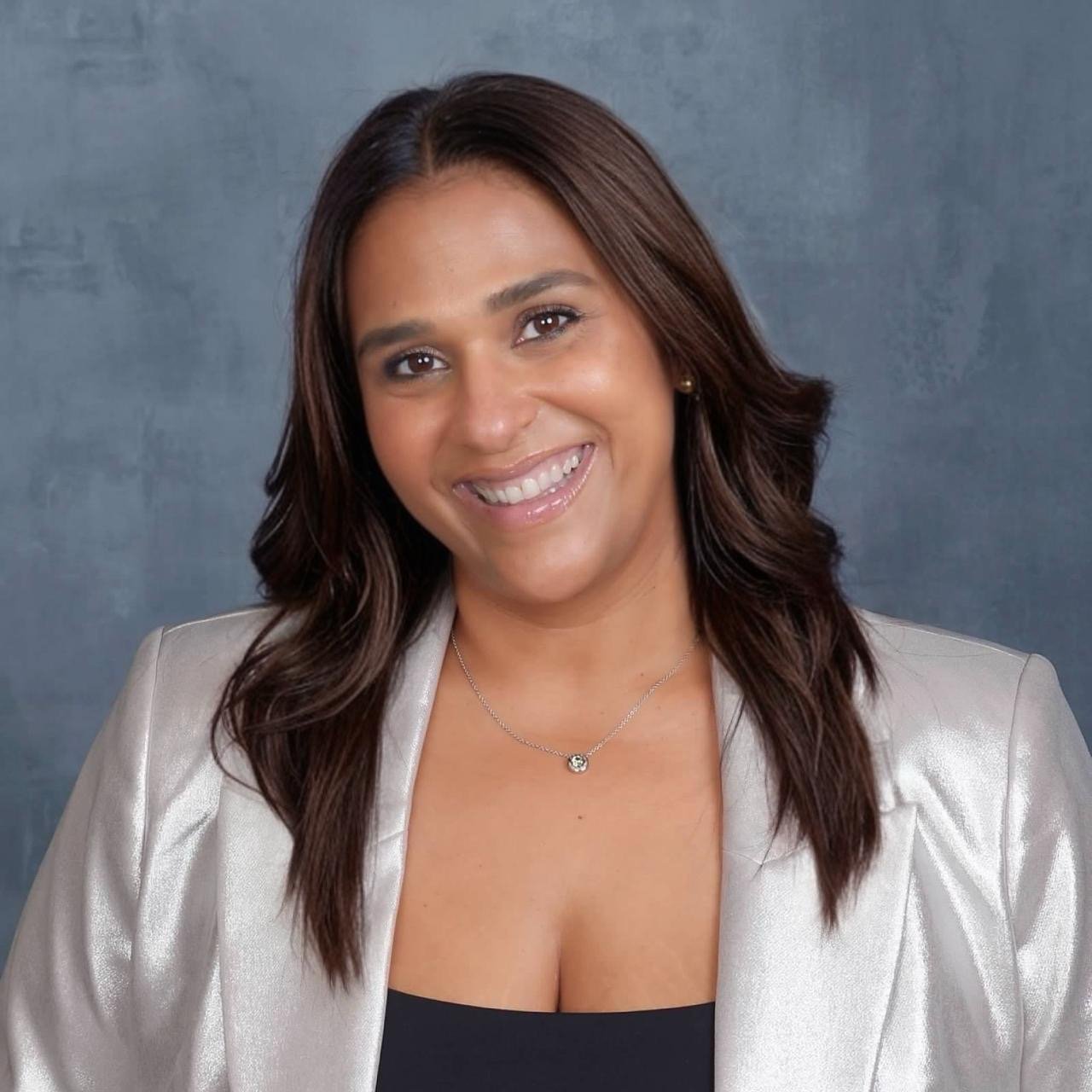 Kriselys Tapia Orlando, FL Real Estate Agent Headshot
