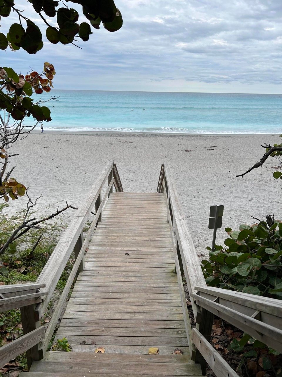 166 Seabreeze Cir