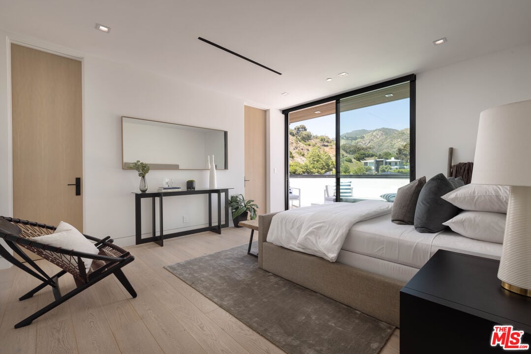 Zenith Horizon, Malibu Rd, 90265