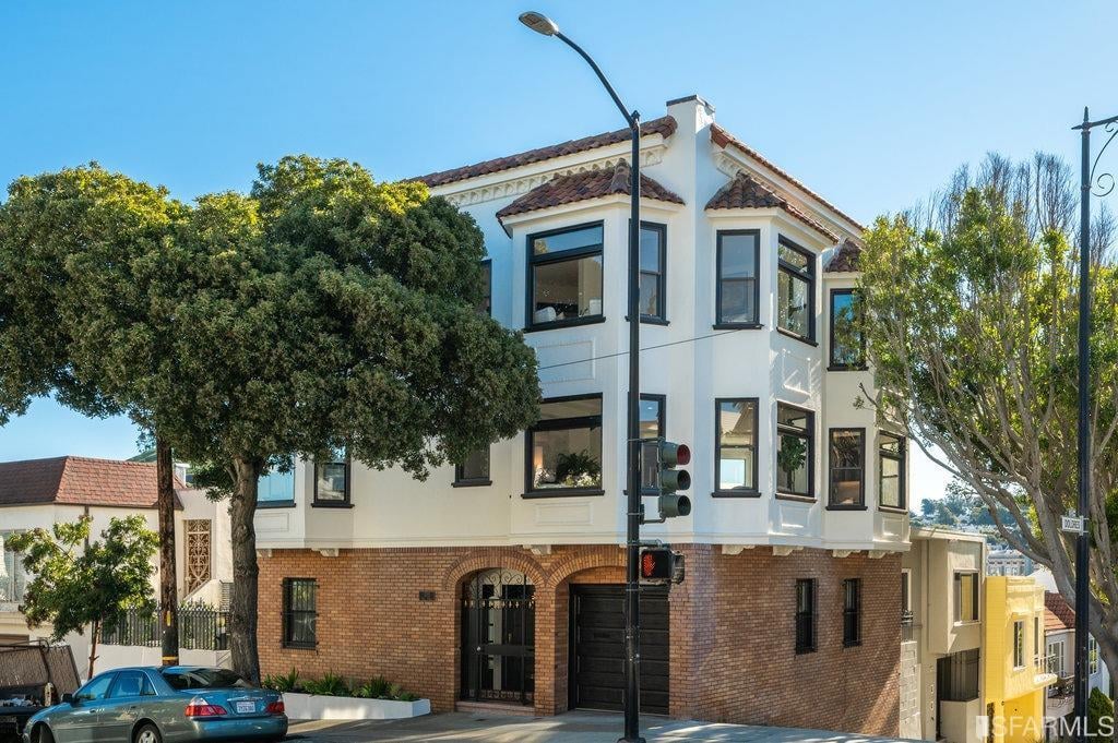 3795 Cesar Chavez