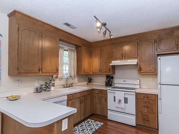 408 Navaho Cir