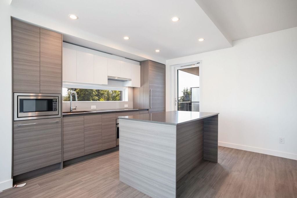 13655 Fraser Hwy, #909