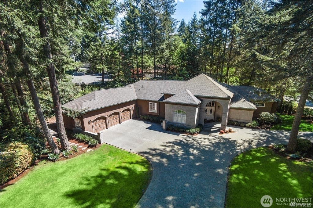 4815 Canterwood Dr NW