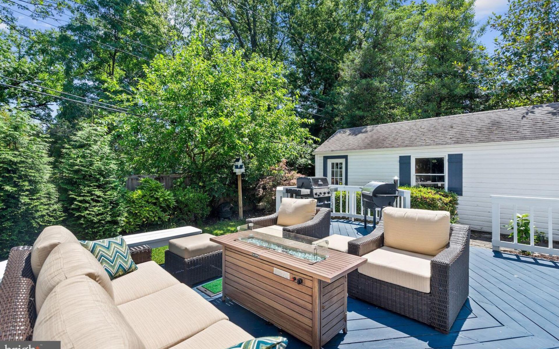 1409 Oakcrest Dr