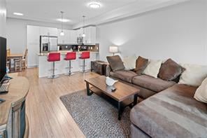 203-938 Dunford Ave