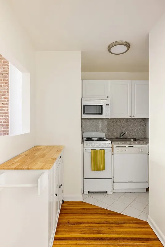 37 West 71st Street