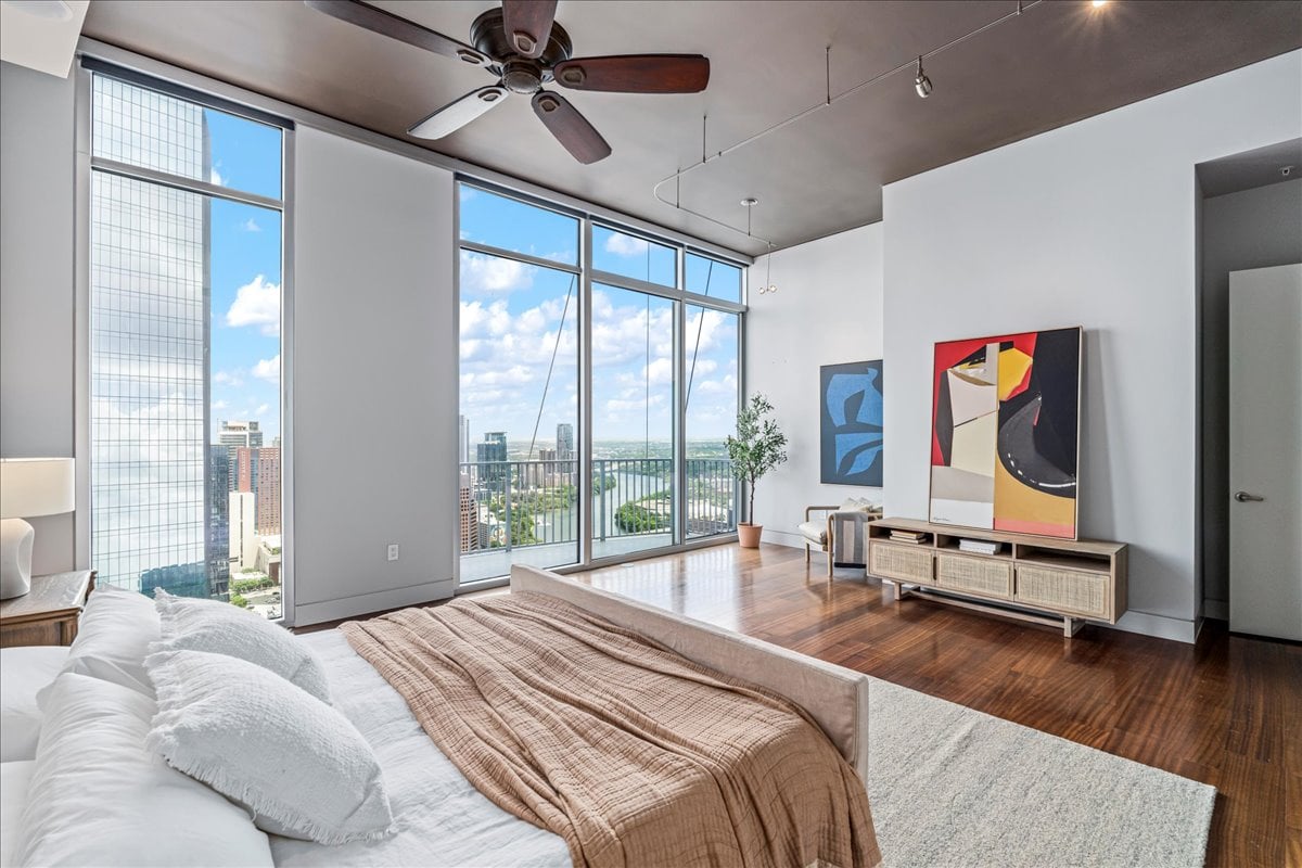 360 Nueces ST # 4305