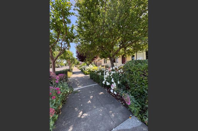 2387 Yajome St