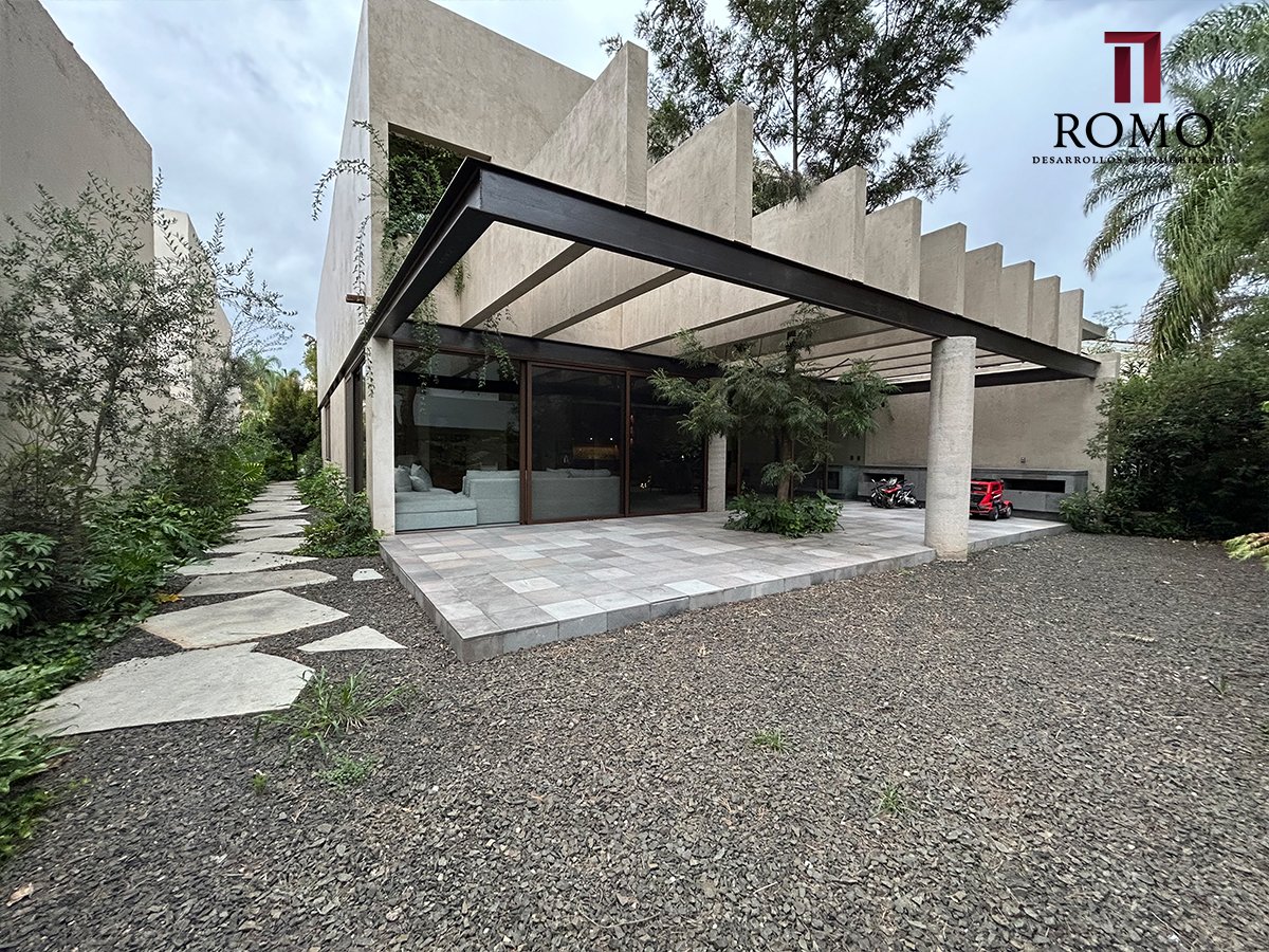 Casa en Venta Azaleas $28'800,000.00 MN