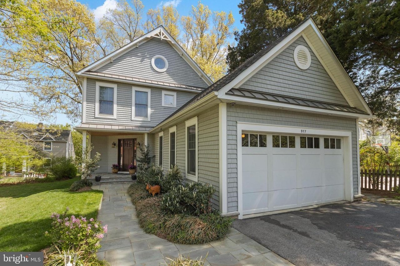 977 Phillips Dr
