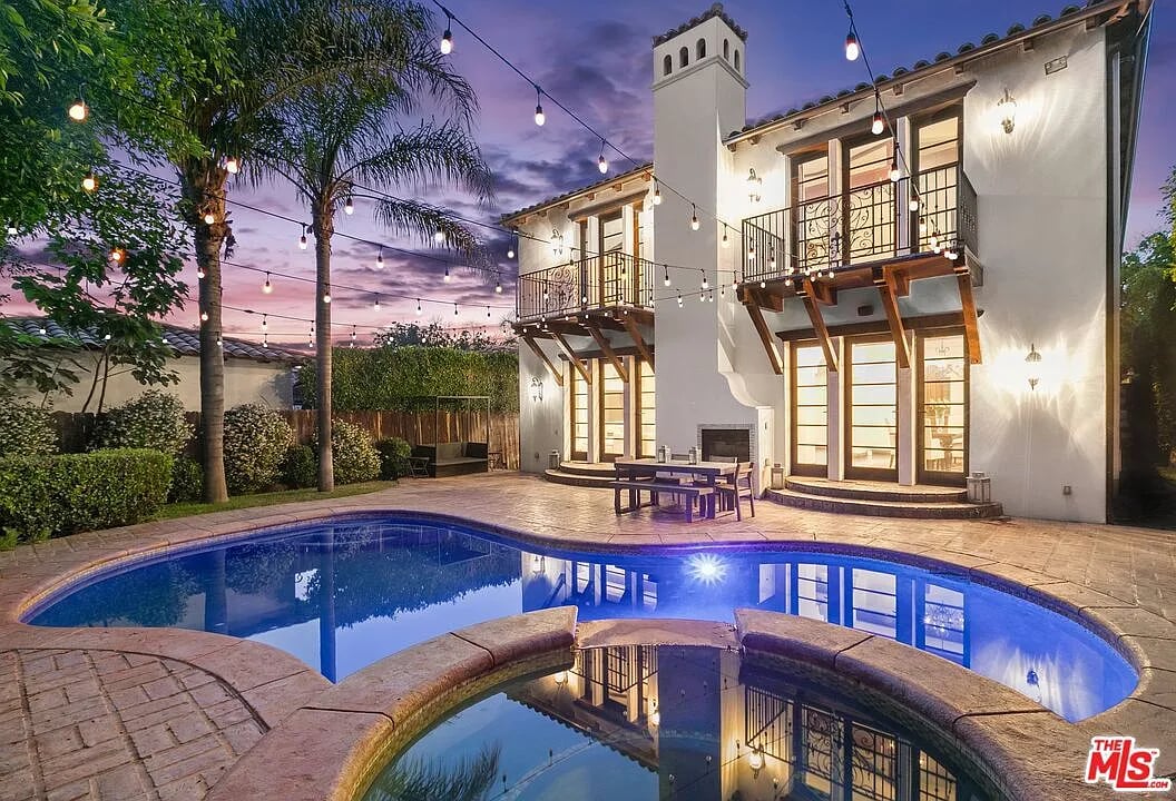 6620 Lindenhurst Ave