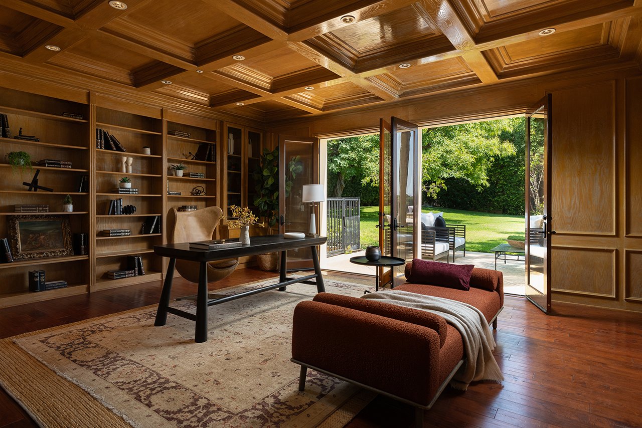 3364 Clerendon Rd, Beverly Hills