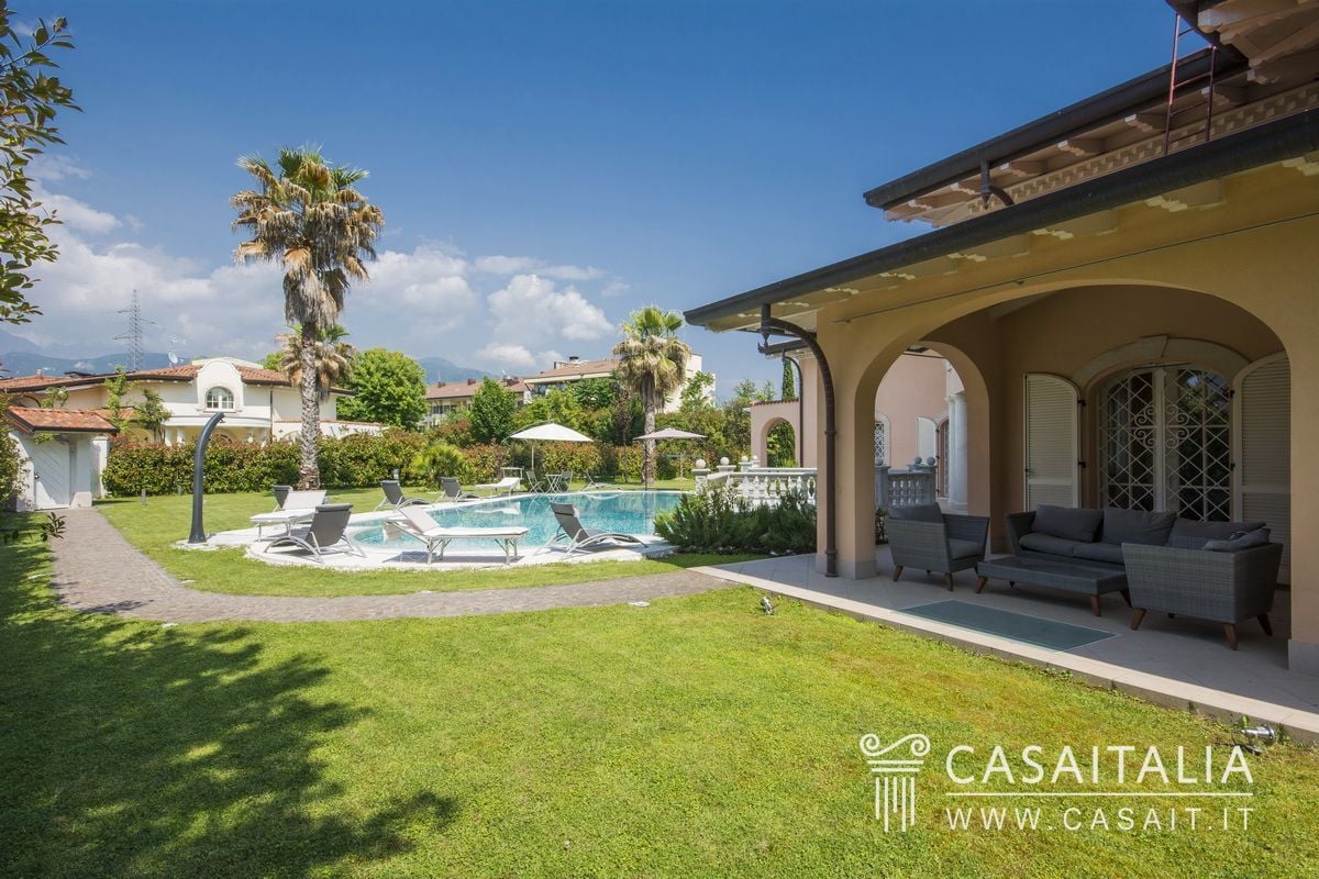 Luxurious Villa in Forte Dei Marmi