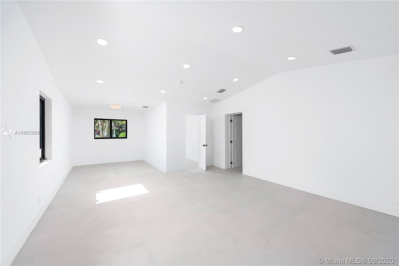 8785 SW 177th Ter