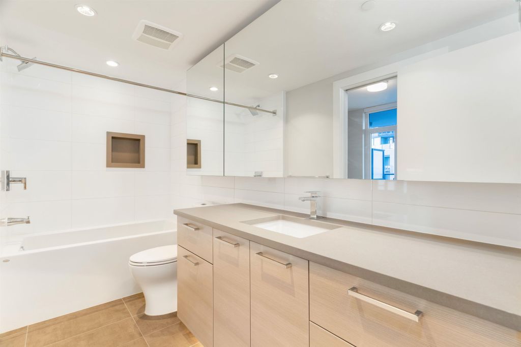 8533 River District Crossing, #806