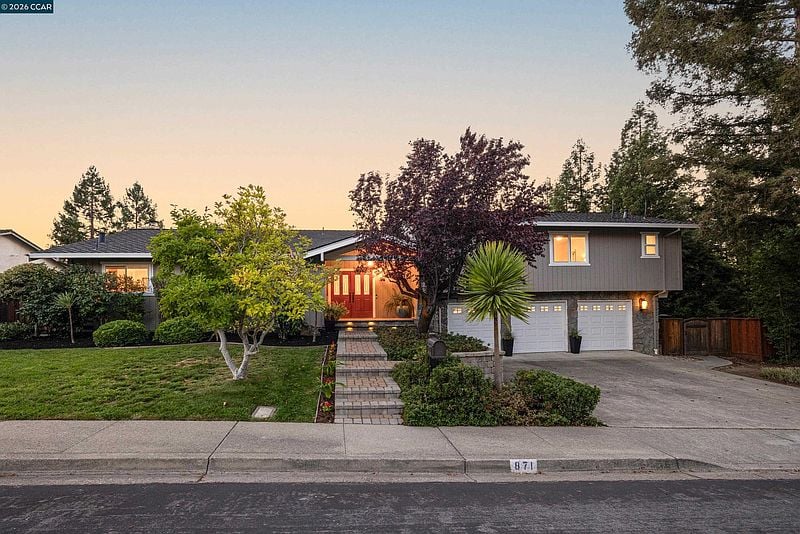 871 Richard Ln