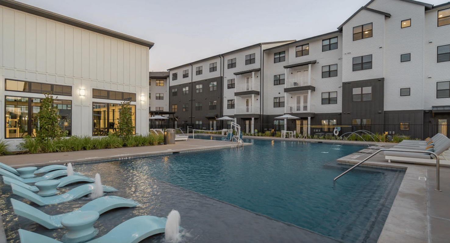 Lease Now & Receive Up To 8 Weeks FREE On Base Rent + An Additional $2,500 Gift Card!