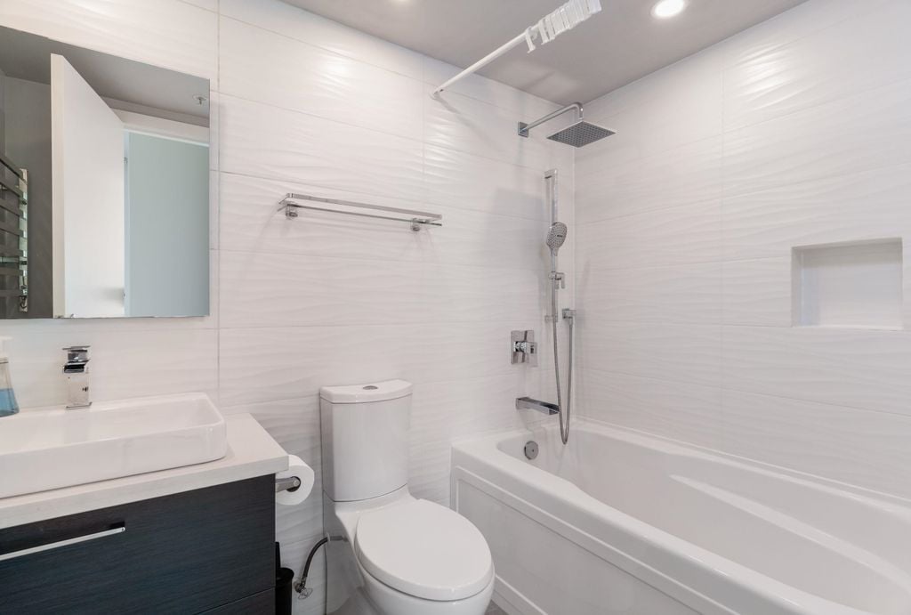 1288 W Georgia St, #1902