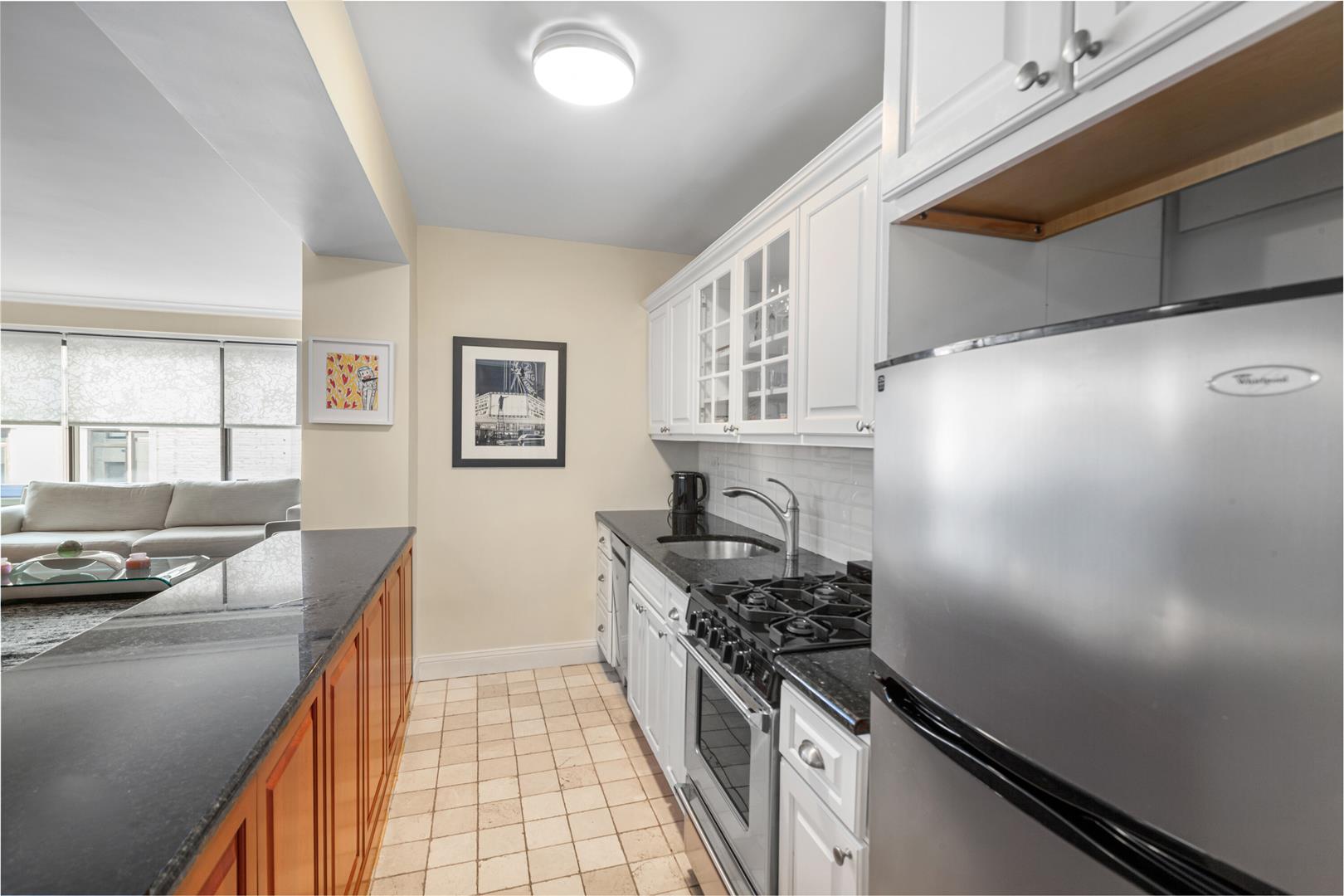10 East End Avenue, Apt 11-C