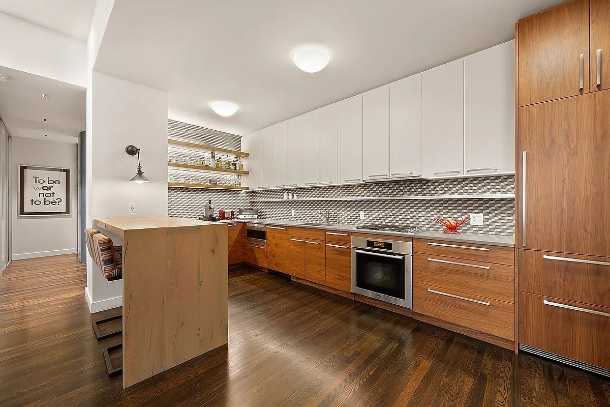 257 West 17th St, #2B