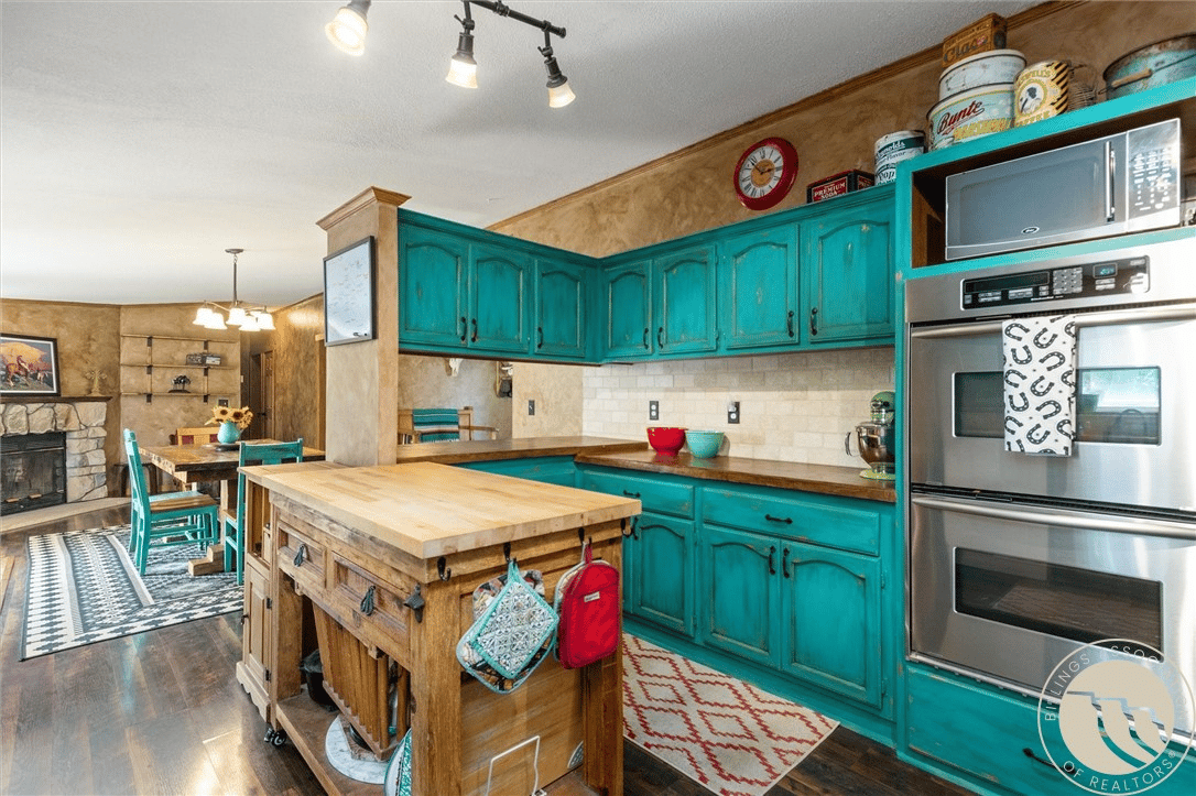 3110 Falcon Cir