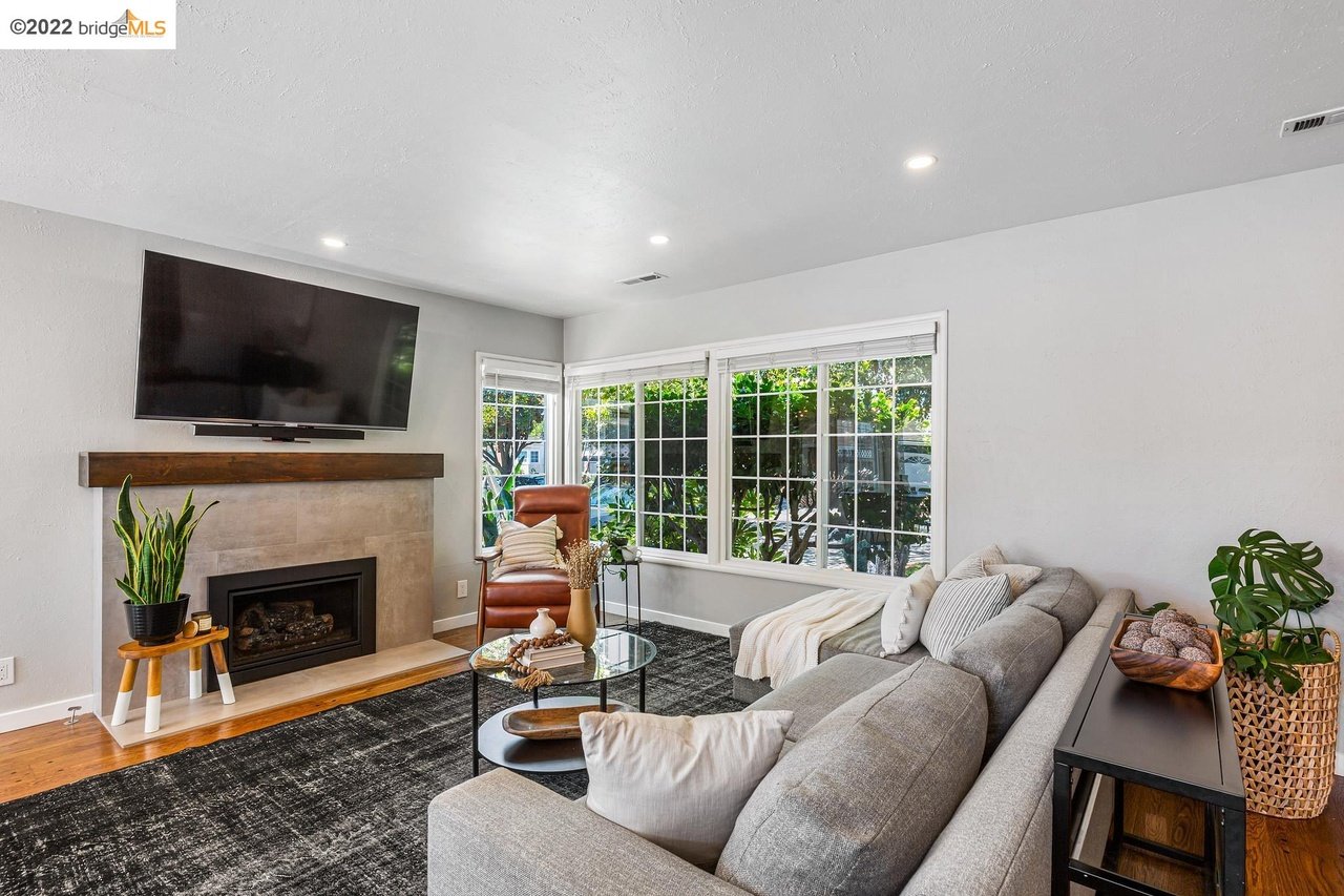 855 Evergreen Ave
