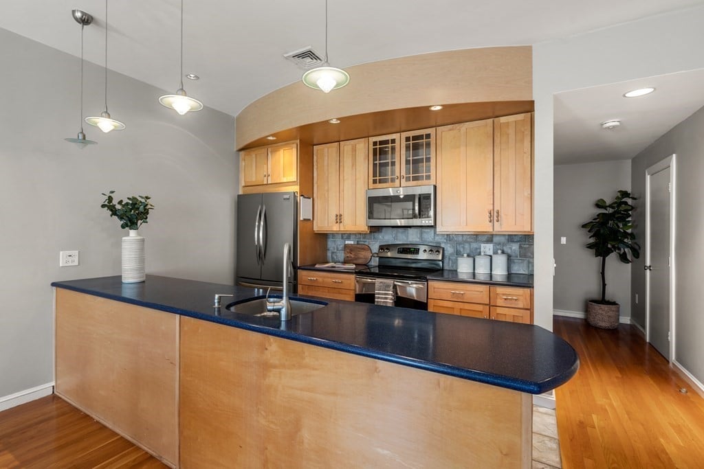 145 St Botolph St #36