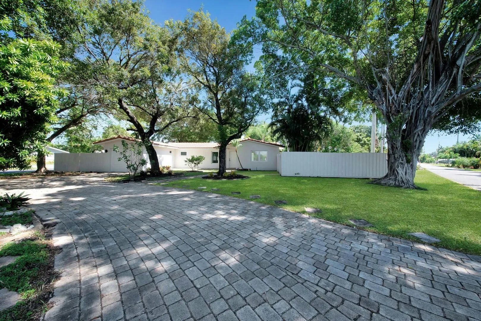 141 NE 30th St