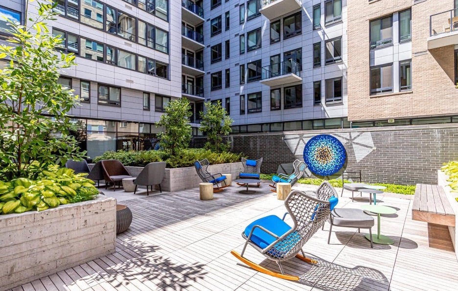 70 N St SE N913