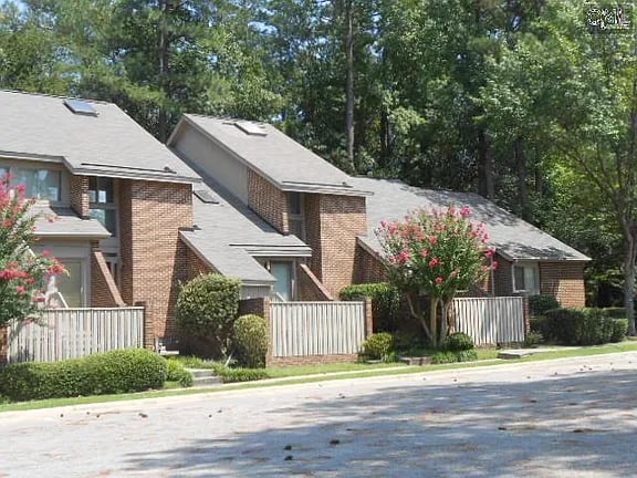 2 Gardenwood Ct