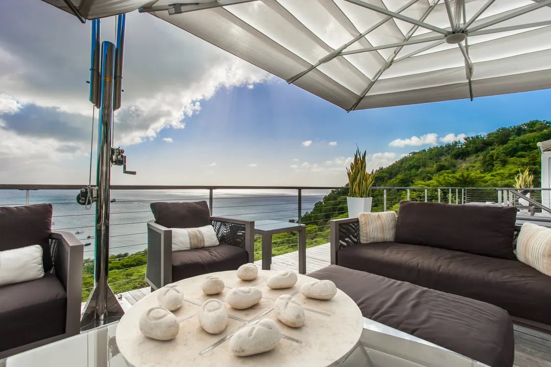 Ce blue Villa