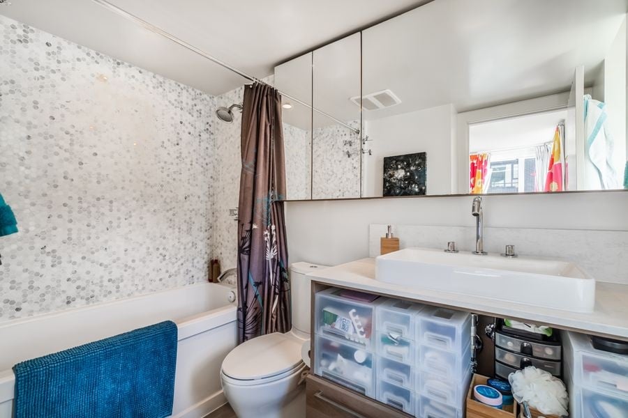 212-189 Keefer St