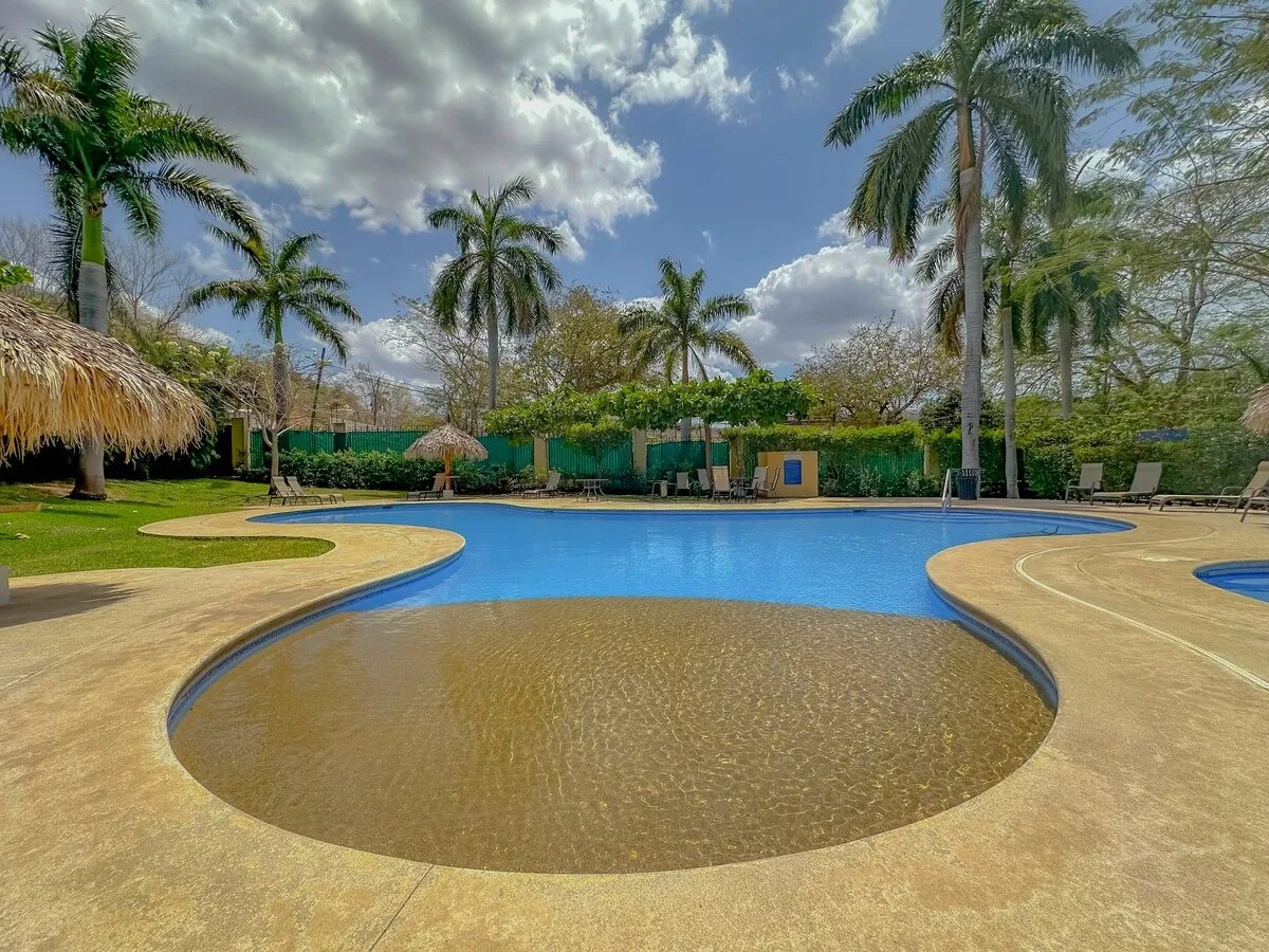 Ground Level Condo with a Yard