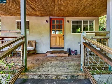 4009A Redwood Rd
