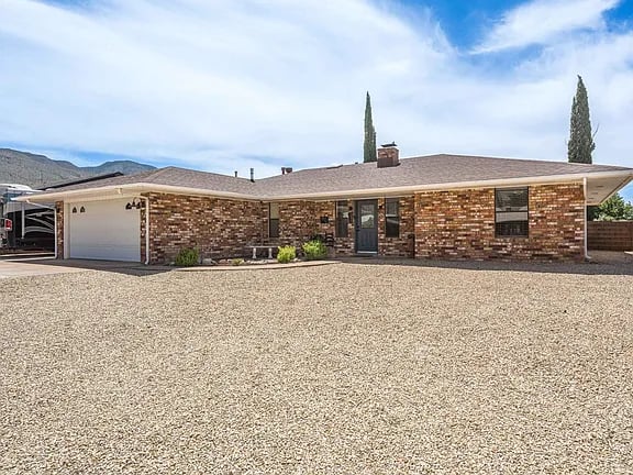 3004 Los Robles