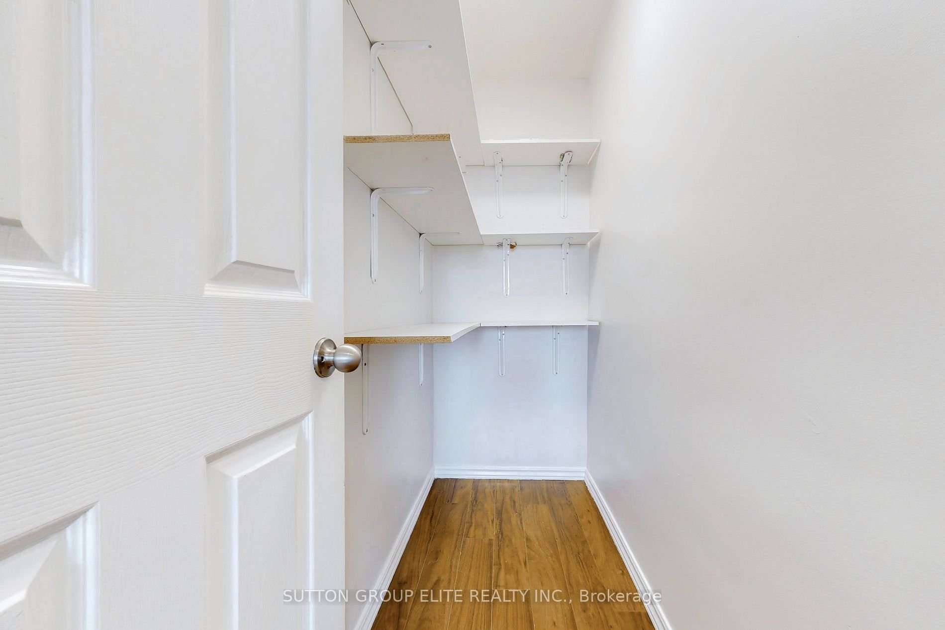 EXQUISITE PH IN NORTH YORK 