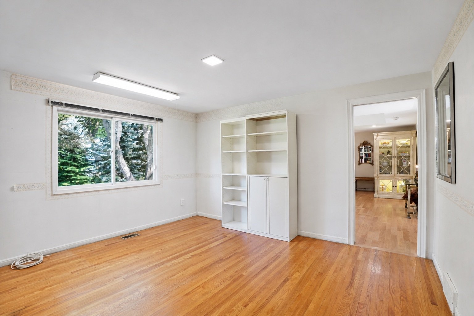 5052 Lakeshore Road, Burlington
