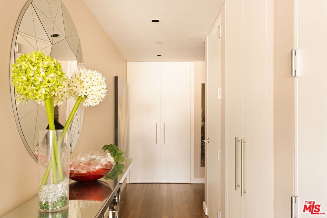 6250 Hollywood Blvd, #8A