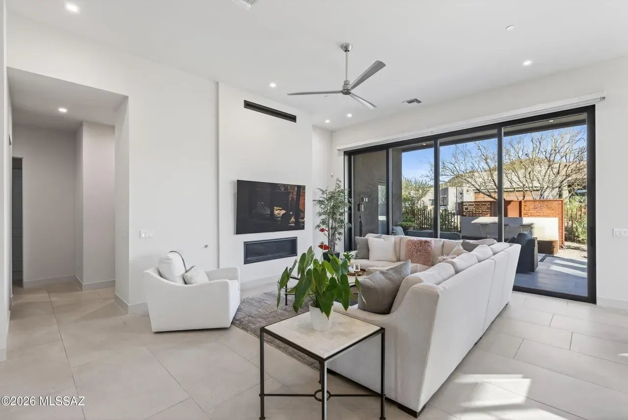 14248 N Hidden Enclave Pl