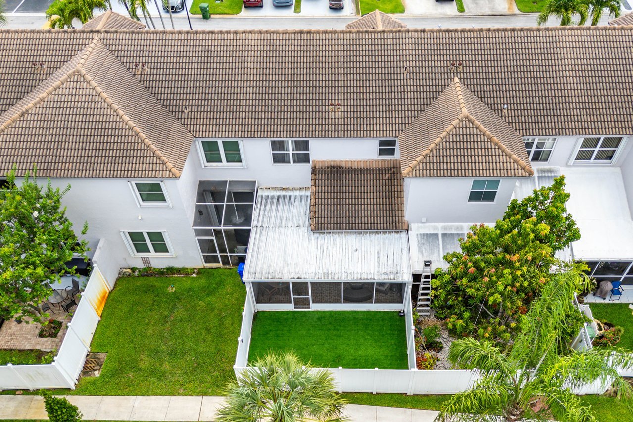 16877 sw 1st Pl