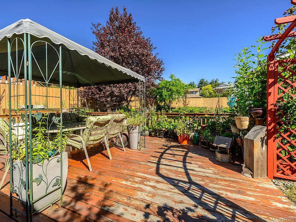 592 Atkins Ave, Langford